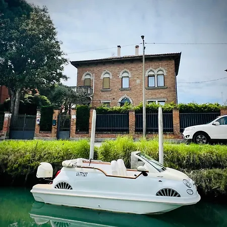 Zona Mostra Del Cinema Villa *