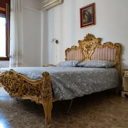 Zona Mostra Del Cinema Villa Lido di Venezia